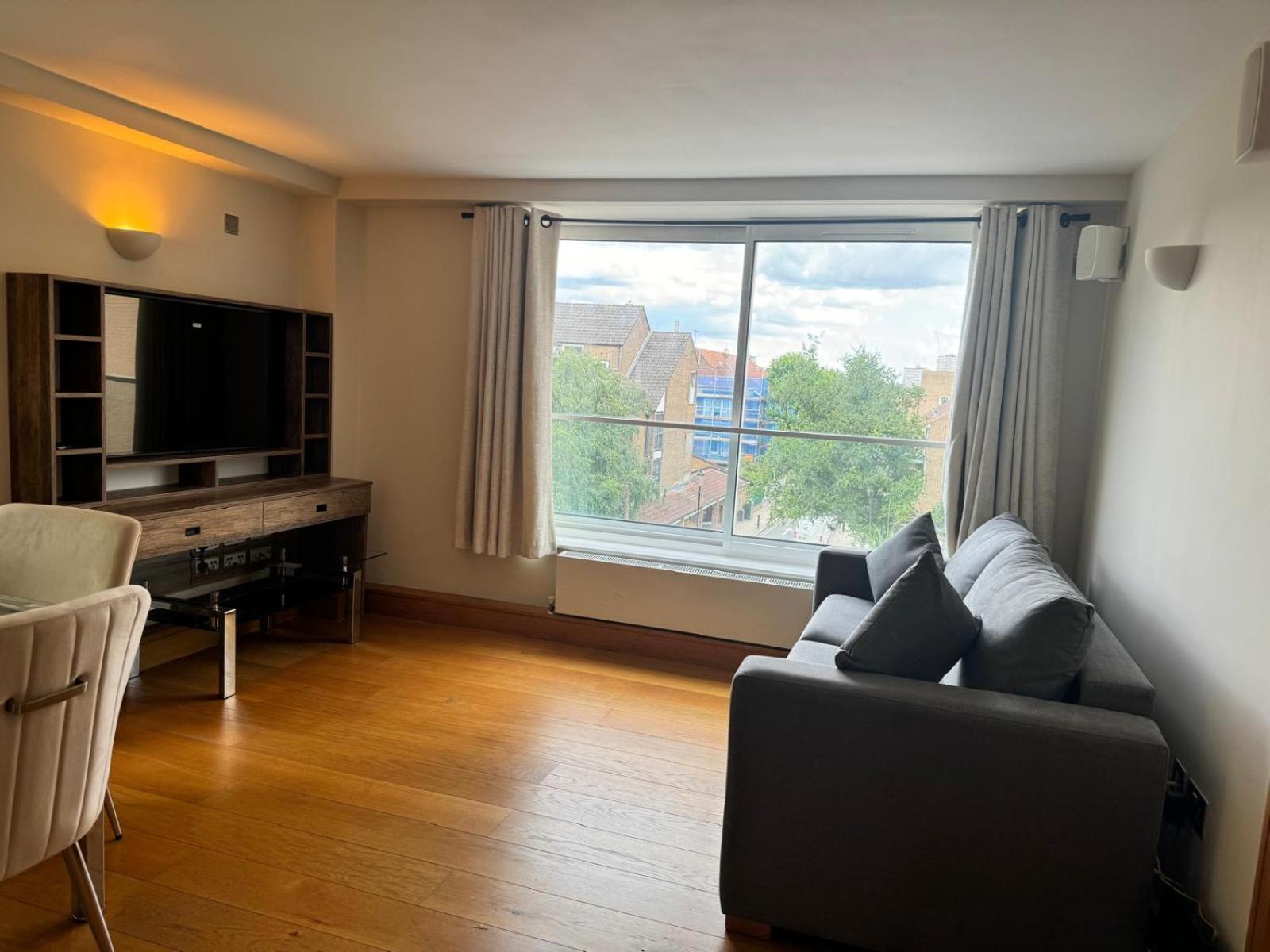Westwood House Апартаменты *