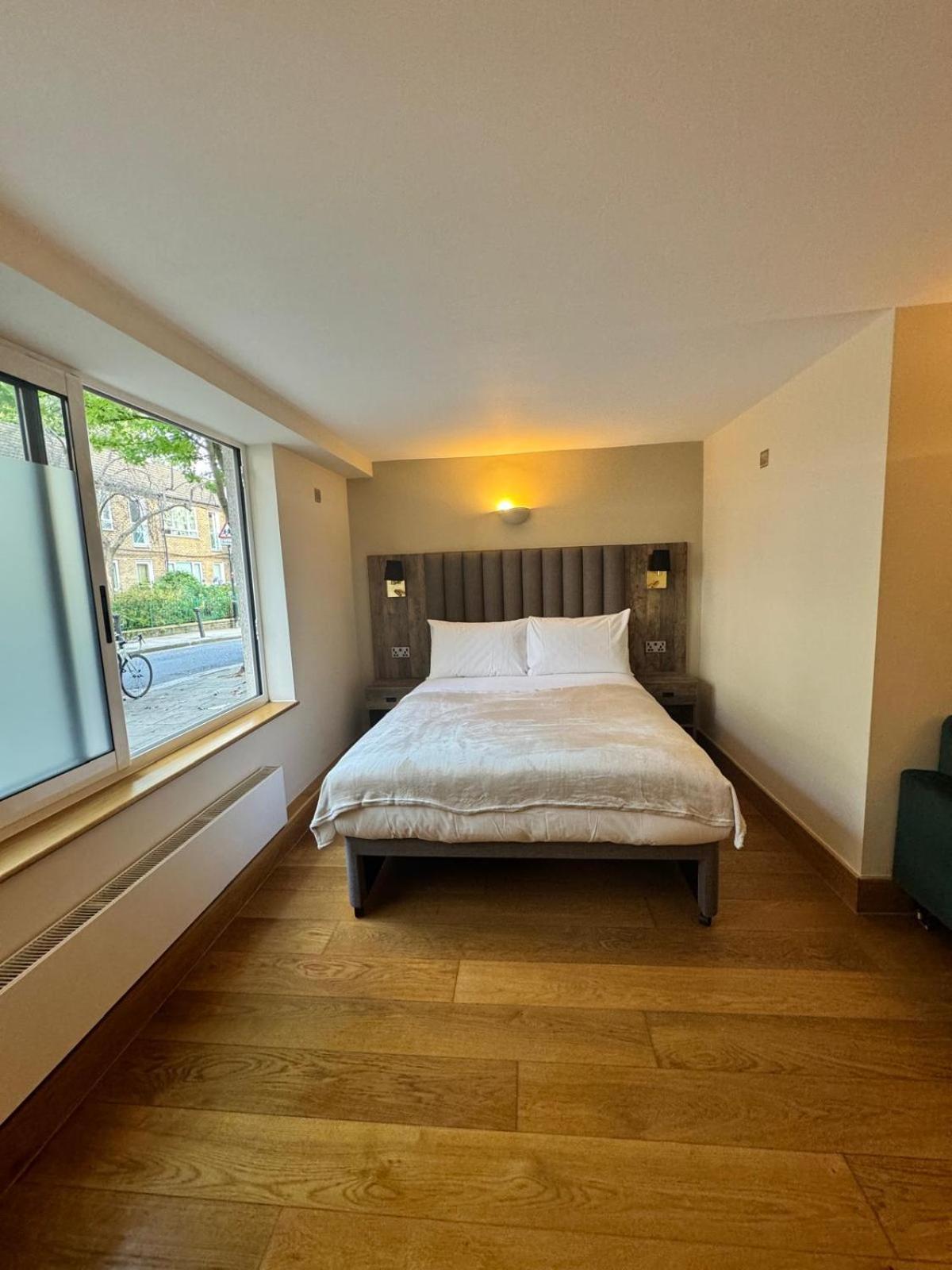 Westwood House Апартаменты *